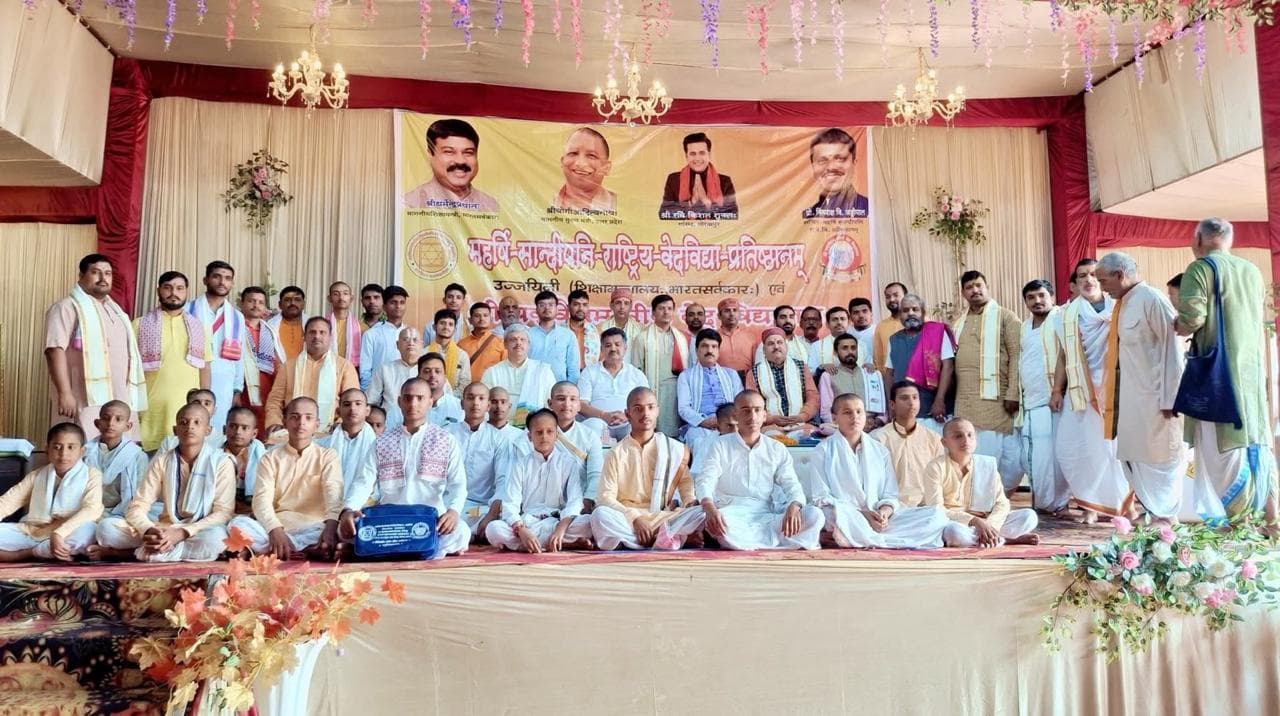Gurukul gathering with faculty and students in traditional attire